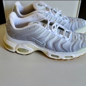 Nike Tuned Air Sneakers